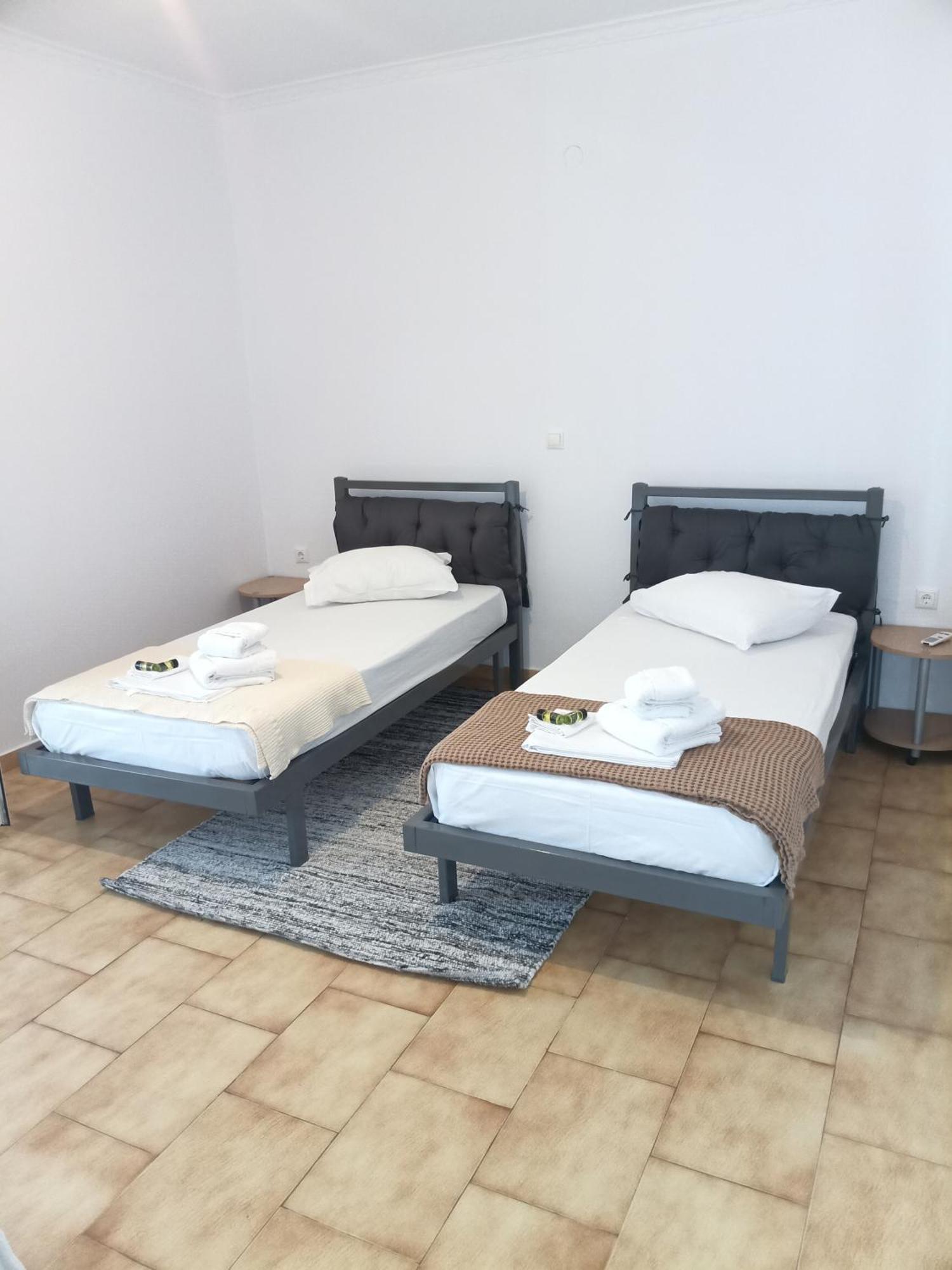 Fiona Seafront Apartments Nikiana Bagian luar foto