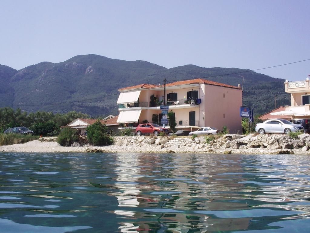 Fiona Seafront Apartments Nikiana Bagian luar foto