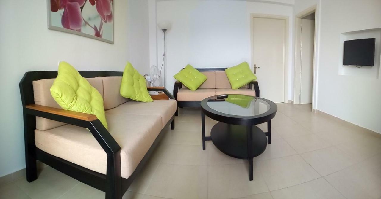 Fiona Seafront Apartments Nikiana Bagian luar foto